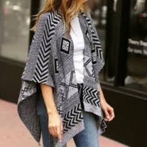 The Jetset Diaries Knit Poncho Black White OS